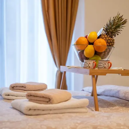 Apartment Mons In Vila Katalina
