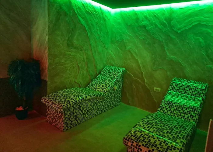 Mons In Katalina Lejlighed